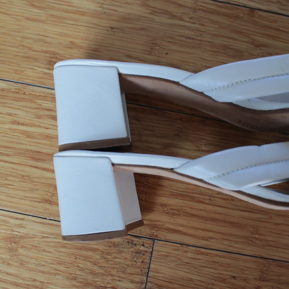 Bettye Muller Size 10 White Leather Sandal Heels View 3